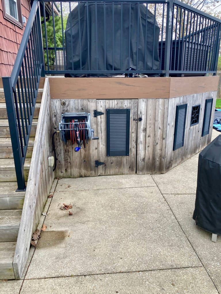 deck cleaning before and after in St Thomas Ontario